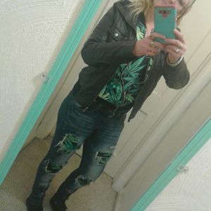 Meet your Posher, Leana